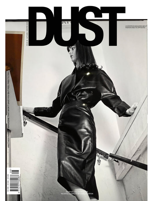 Dust N°28