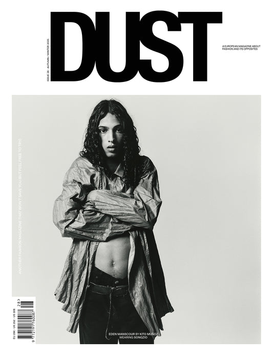 Dust N°28
